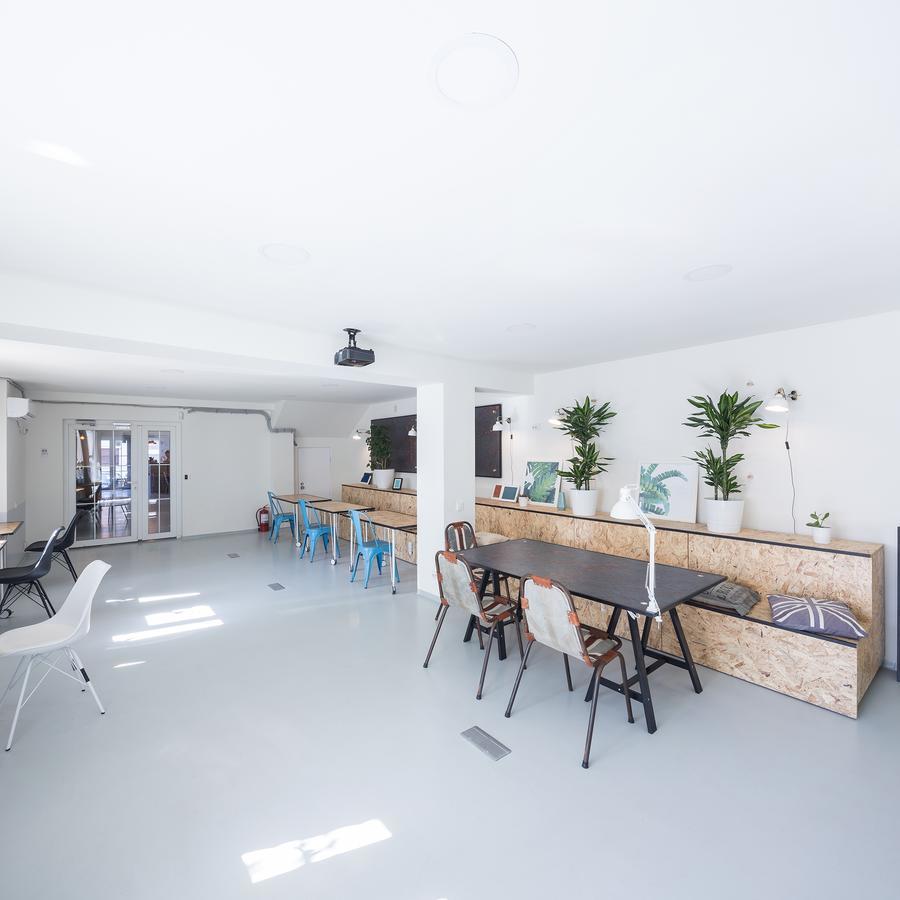 Omega House Hotel Bukares Bagian luar foto
